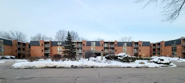 4179 Columbia Road #213, North Olmsted, OH 44070