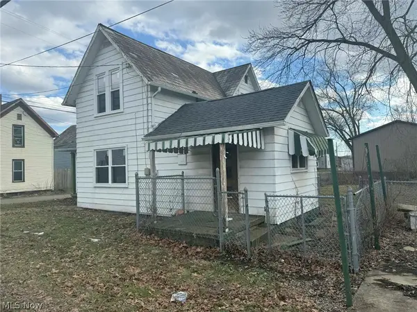 230 2nd Sw Drive, New Philadelphia, OH 44663