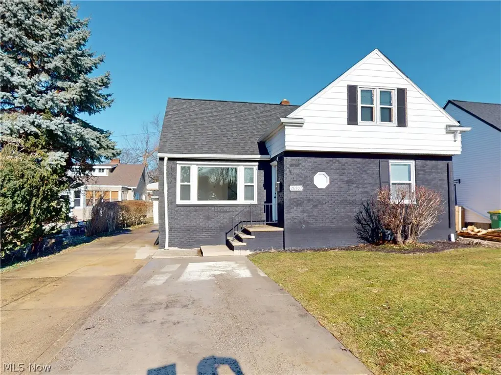 28507 Lakeshore Boulevard, Willowick, OH 44095 - #1