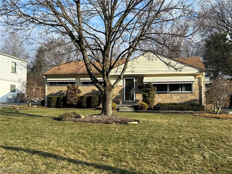 3286 S Wendover Circle, Youngstown, OH 44511 - #2