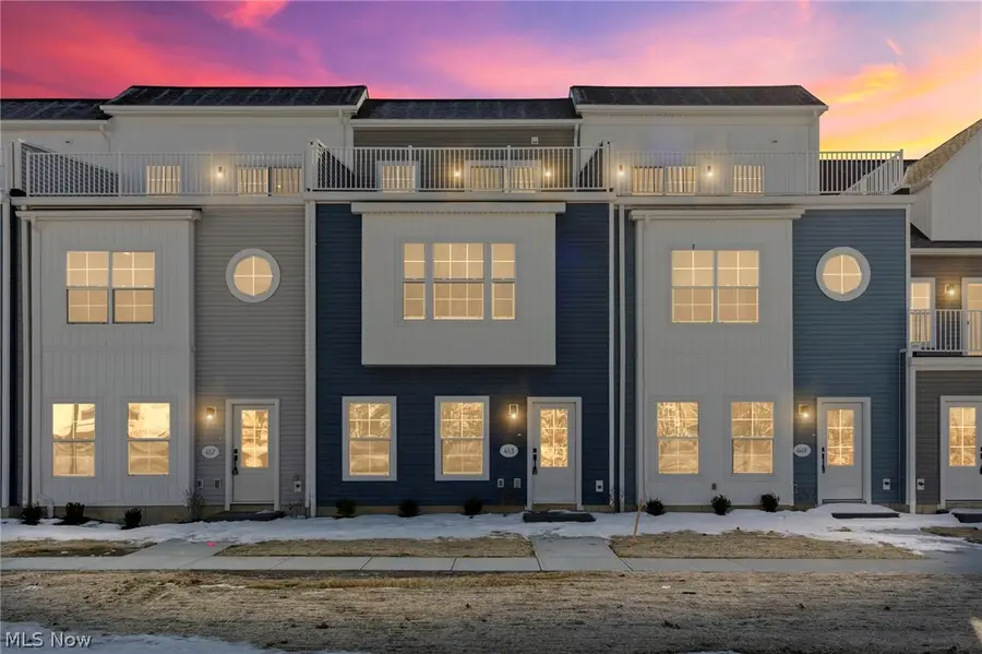 453 Harbor Lane, Lorain, OH 44052 - #2