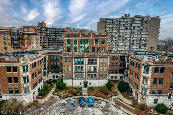 11428 Cedar Glen Parkway #C2D2, Cleveland, OH 44106