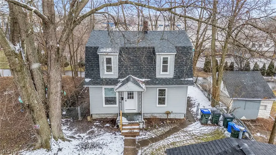 242 Orchard Avenue, Cuyahoga Falls, OH 44221 - #3