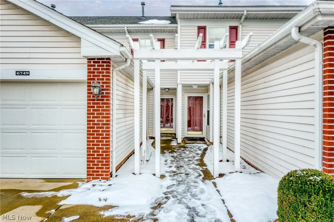 6749 Rockridge Court, Middleburg Heights, OH 44130 - #1