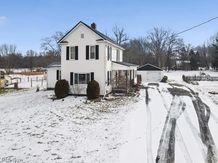 2420 Beechwood Ne Avenue, Alliance, OH 44601 - #3