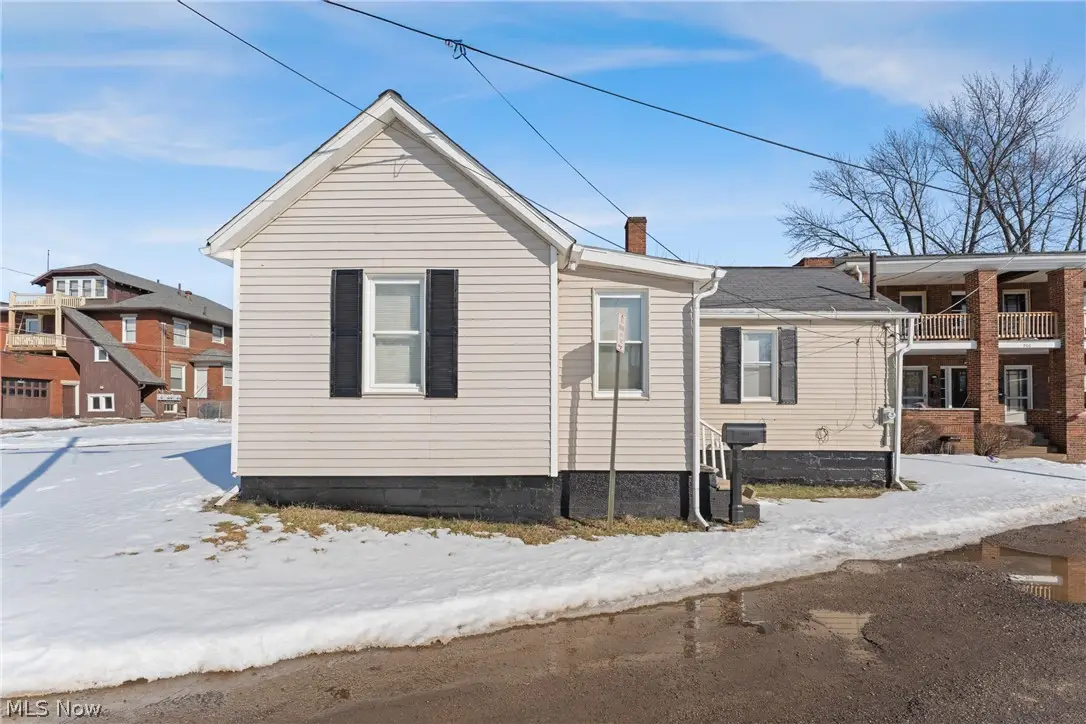 912 Essig Nw Court, Canton, OH 44703 - #1