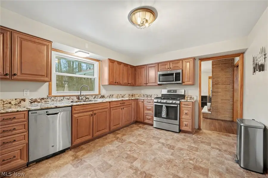 1215 Pleasant Valley Ne Drive, Warren, OH 44483 - #2