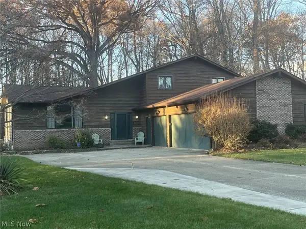 13325 Longspur Court, Valley View, OH 44125