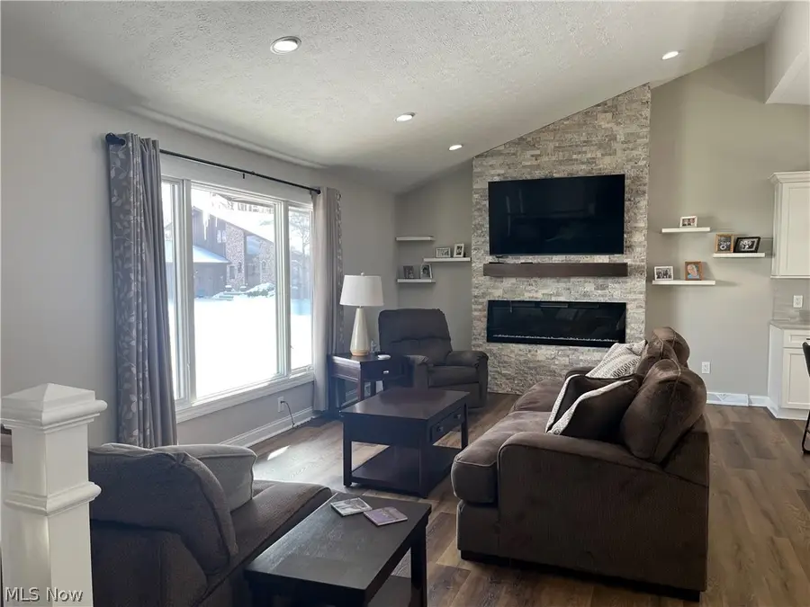 13325 Longspur Court, Valley View, OH 44125 - #3