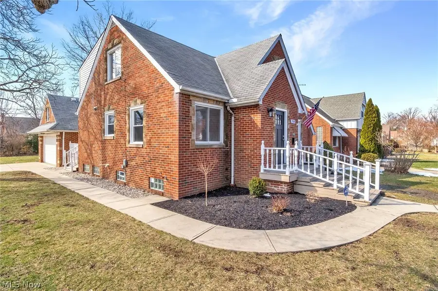 350 E 273rd Street, Euclid, OH 44132 - #2