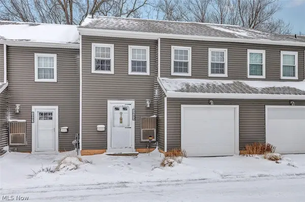 1689 Walnut Lane #5, Rocky River, OH 44116