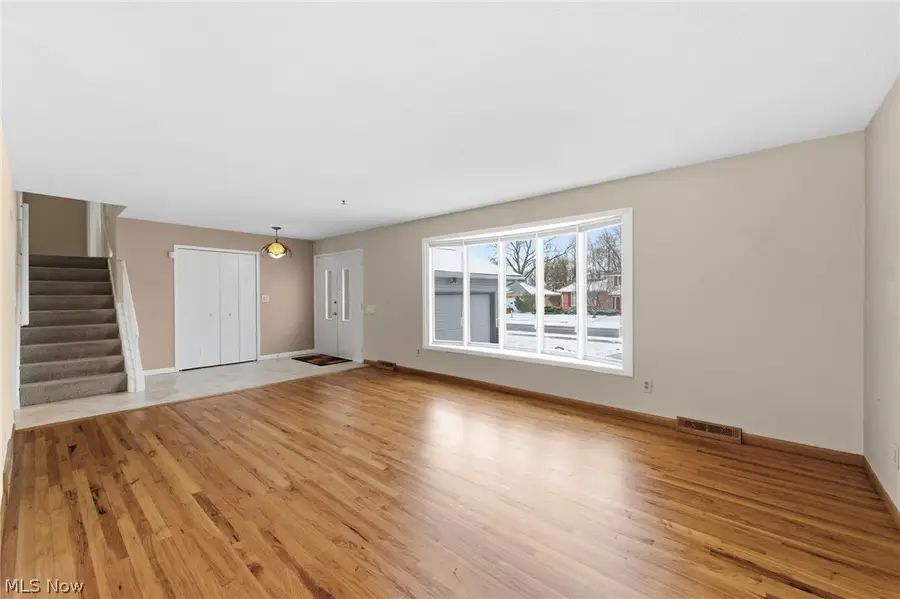 5953 Ashcroft Drive, Mayfield Heights, OH 44124 - #3