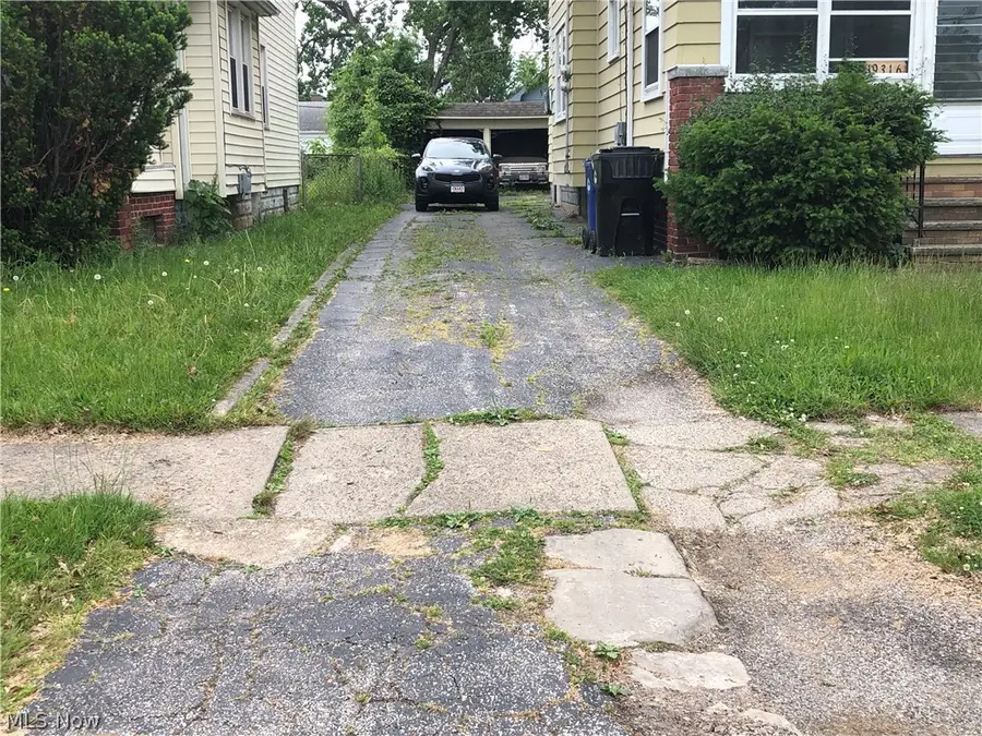 19316 Shawnee Avenue, Cleveland, OH 44119 - #2