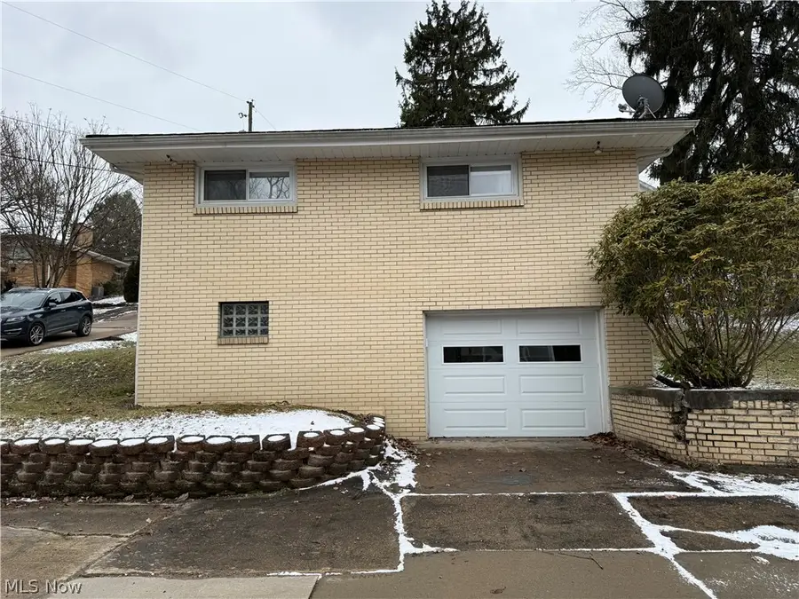 329 N Forest Avenue, Steubenville, OH 43952 - #2