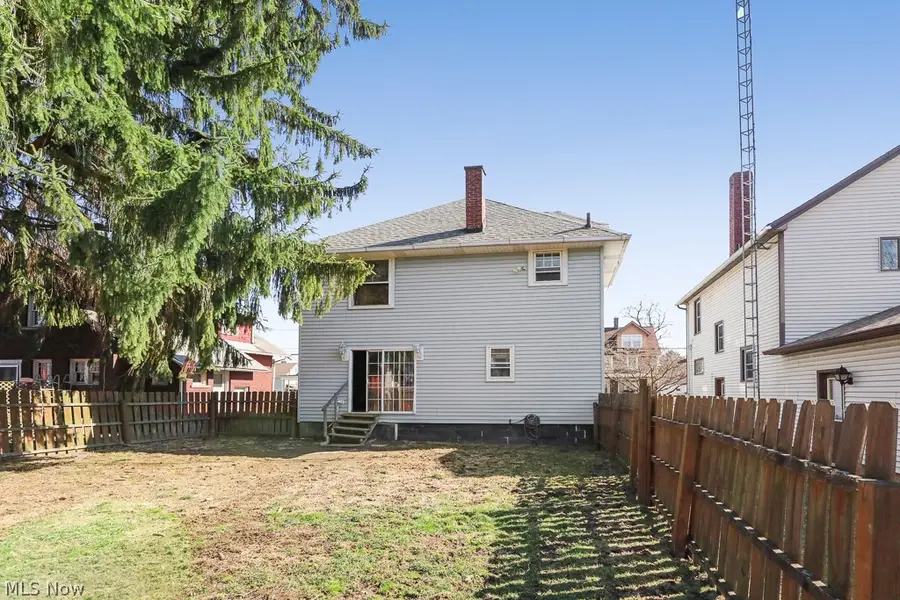 621 S Haines Avenue, Alliance, OH 44601 - #2