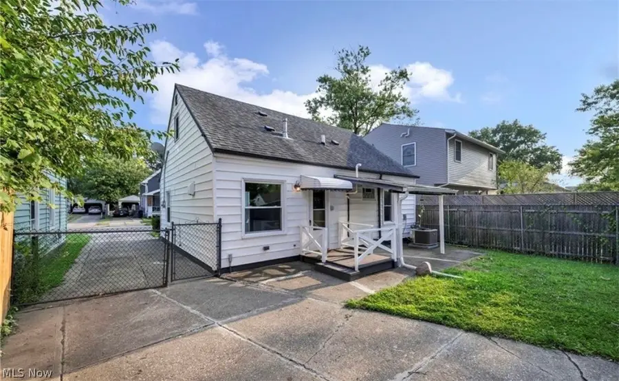 13514 Bennington Avenue, Cleveland, OH 44135 - #3