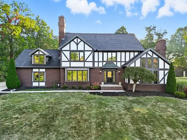 2097 Albertson Parkway, Cuyahoga Falls, OH 44223