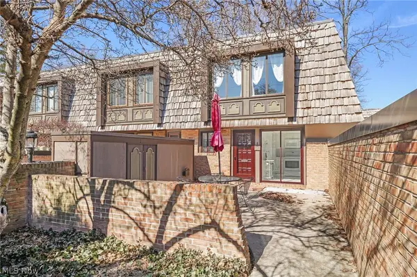 1110 By The Shores Drive #4, Huron, OH 44839