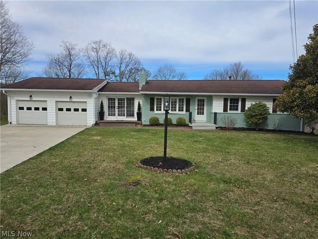 52 Meadow Ln Circle, Parkersburg, WV 26101 - #1