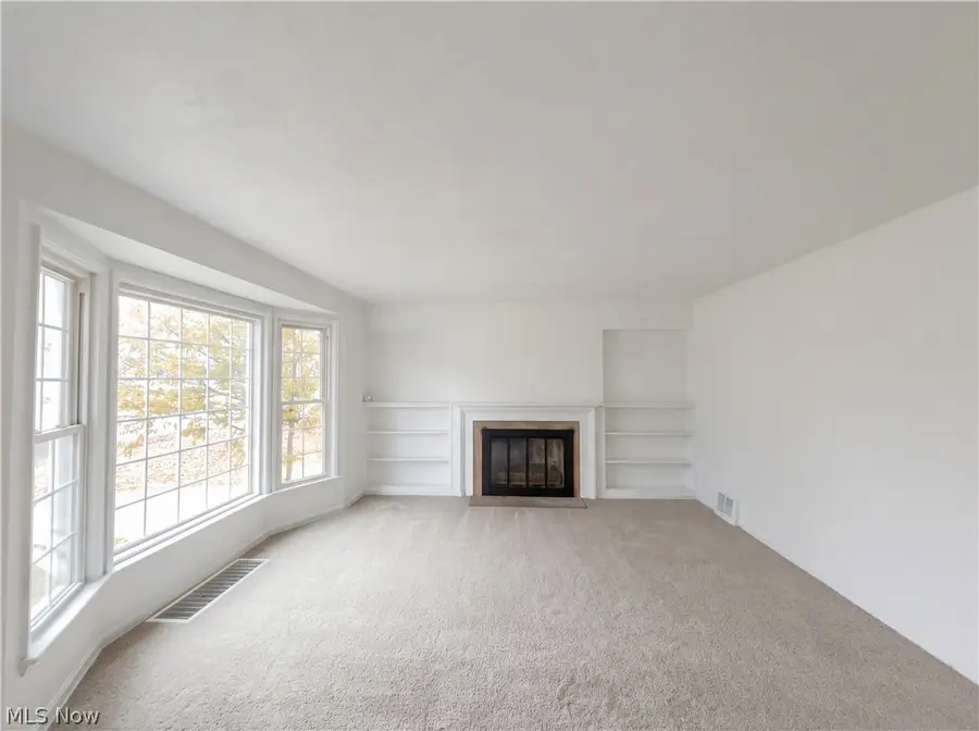 16296 Parklawn Avenue, Cleveland, OH 44130 - #3