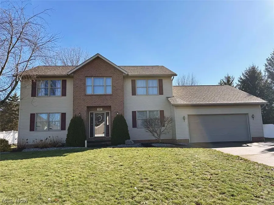 907 Park Village Drive, Louisville, OH 44641 - #2