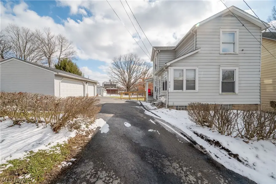 8198 Erie Street, Masury, OH 44438 - #3