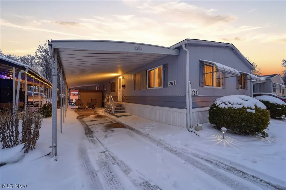 261 Chelsea Drive, Willoughby, OH 44094 - #1