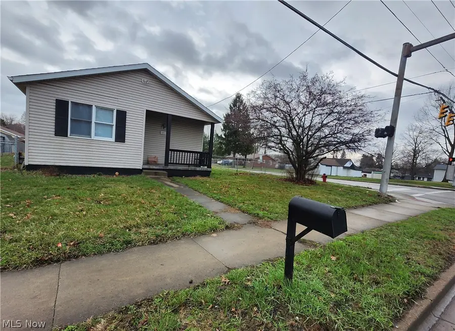 3002 Harmont Ne Avenue, Canton, OH 44705 - #2