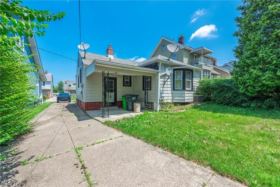 9518 Plymouth Avenue, Garfield Heights, OH 44125 - #3