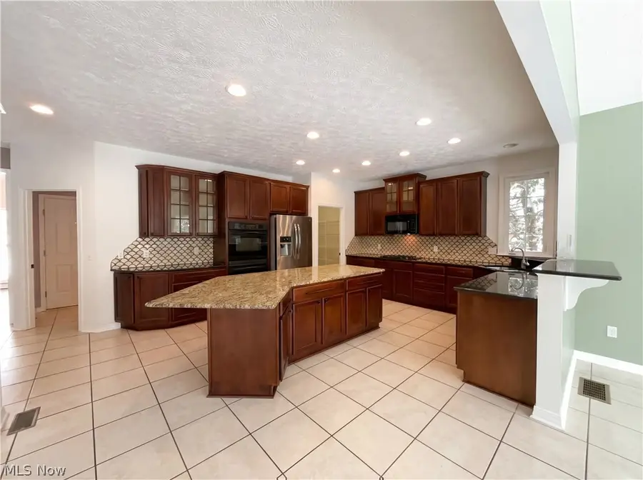 5198 Fairington Avenue, Copley, OH 44321 - #2