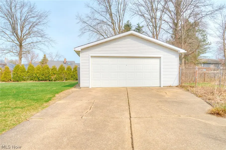 6413 Longridge Road, Mayfield Heights, OH 44124 - #3