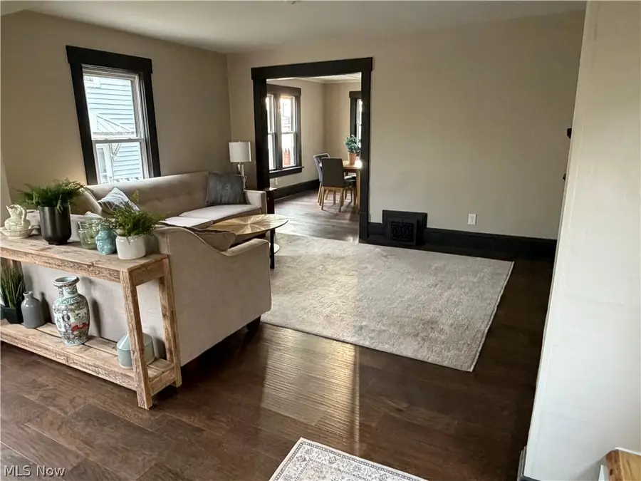 2735 3rd Street, Cuyahoga Falls, OH 44221 - #3