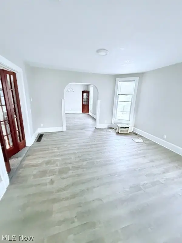 3216 Riverside Avenue, Cleveland, OH 44109 - #3