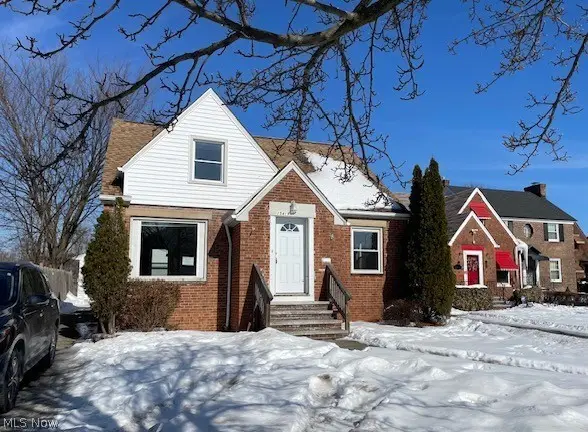 15419 Invermere Avenue, Cleveland, OH 44128