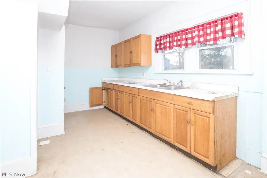 557 Wildwood Avenue, Akron, OH 44320 - #3