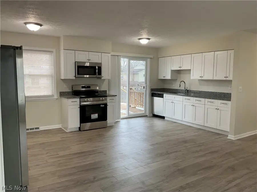 541 Howells Court, Eastlake, OH 44095 - #3