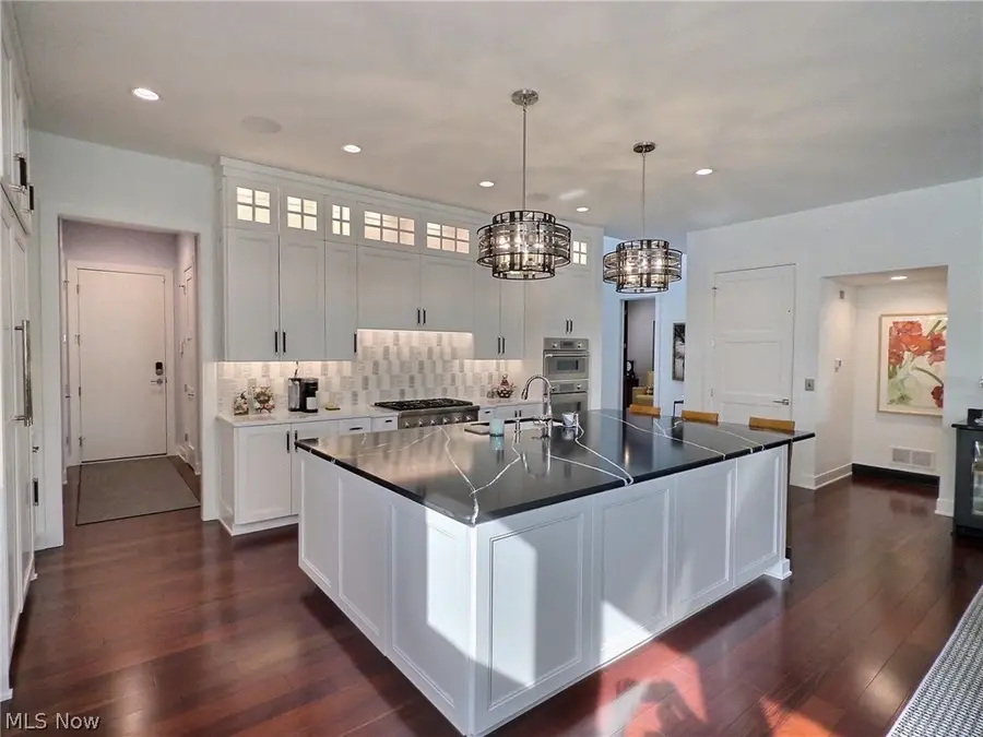 191 Bridgeport Way, Mayfield Heights, OH 44124 - #3