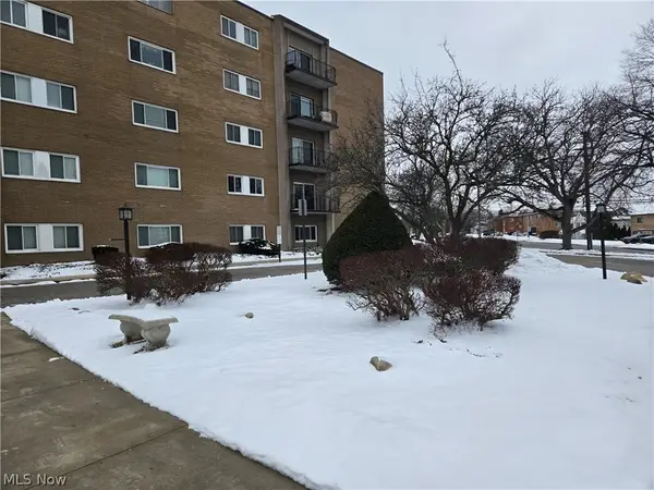 20333 Detroit Road, Rocky River, OH 44116