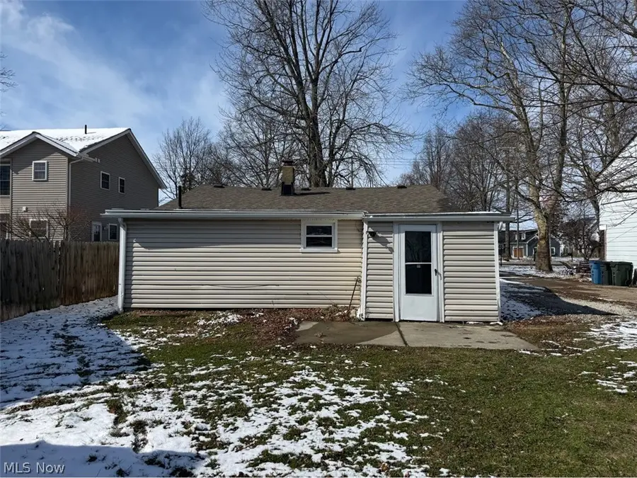 34114 Lake Shore Boulevard, Lakeline, OH 44095 - #2