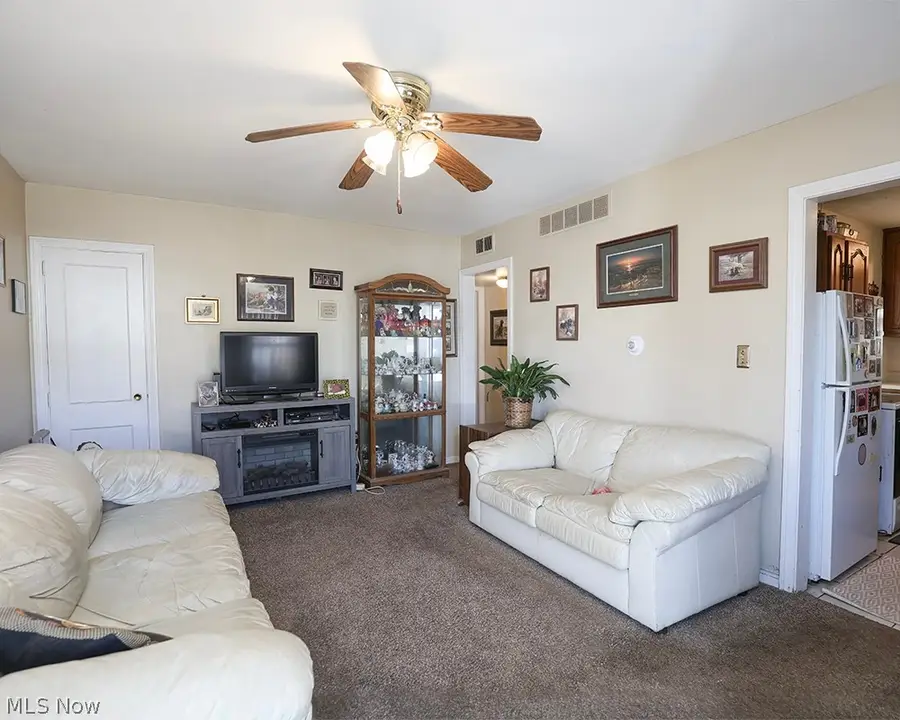 805 Clark Street, Elyria, OH 44035 - #3