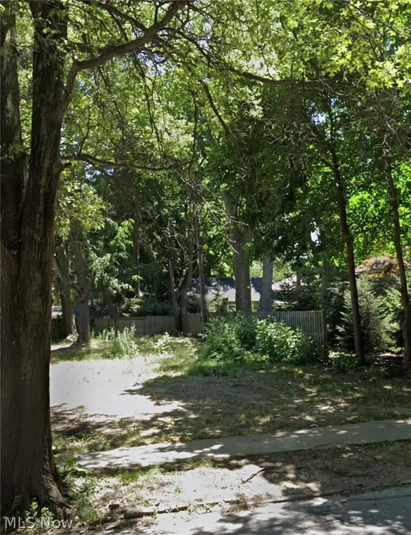 1935 Coventry Road, Cleveland Heights, OH 44118