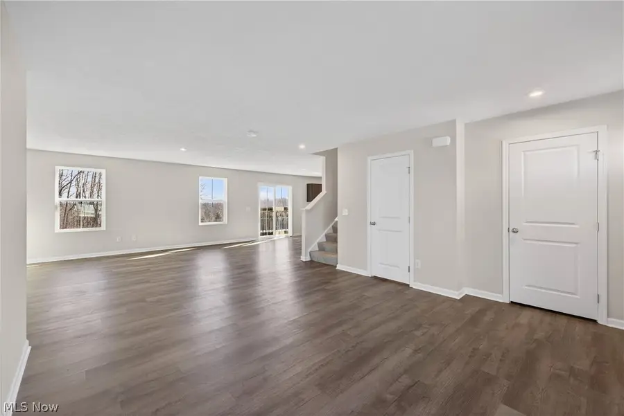 2457 Bishop Oval, Barberton, OH 44203 - #3