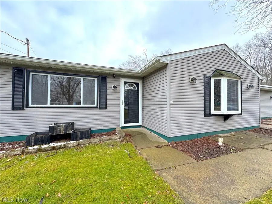 18066 Hillcrest Drive, Lake Milton, OH 44429 - #2