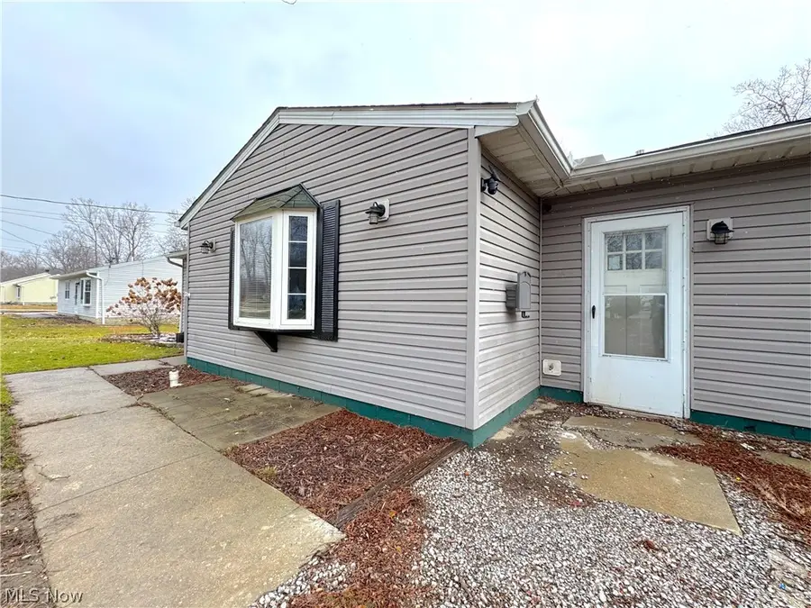 18066 Hillcrest Drive, Lake Milton, OH 44429 - #3