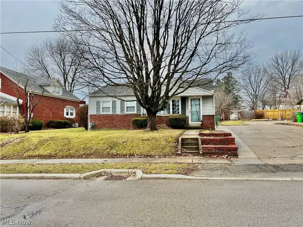325 Mckinley Nw Avenue, Carrollton, OH 44615