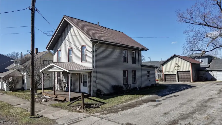 142 E Clay Street, Fredericksburg, OH 44627 - #3
