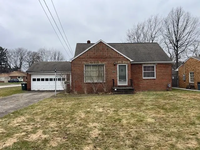 6004 Twin Lakes Drive, Parma, OH 44129 - #1