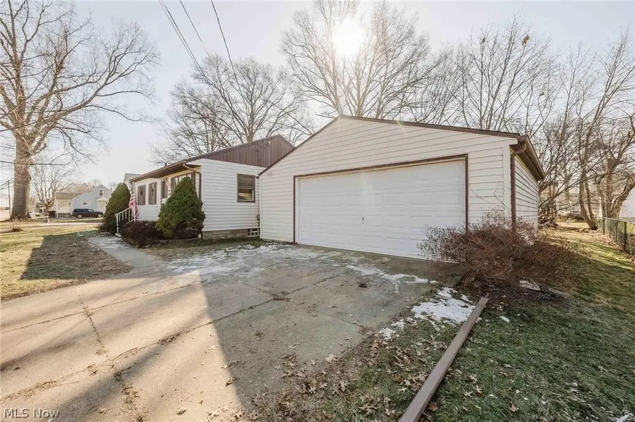 524 Jefferson Avenue, Barberton, OH 44203 - #2