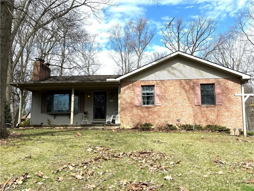 42900 Woodvale Lane, Columbiana, OH 44408 - #1