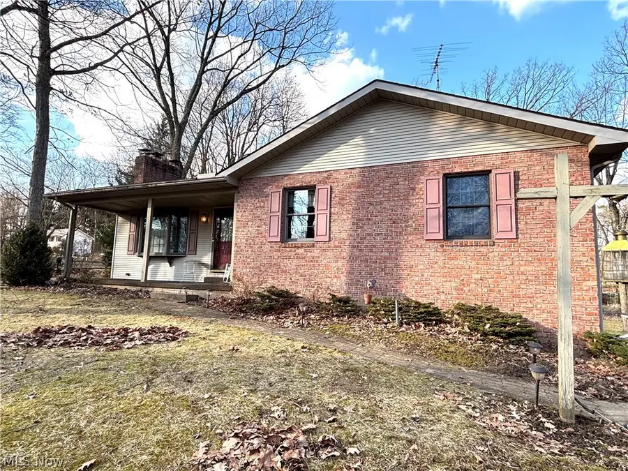 42900 Woodvale Lane, Columbiana, OH 44408 - #3